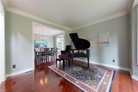 5562 High Point Rd, Solon, OH 44139 photo 8