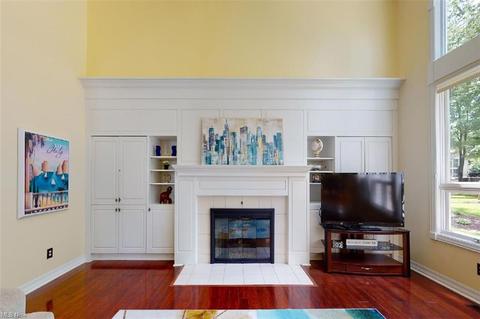 5562 High Point Rd, Solon, OH 44139 photo 4