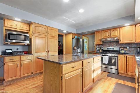 5880 Cherrywood Dr, Boardman, OH 44512 photo 4