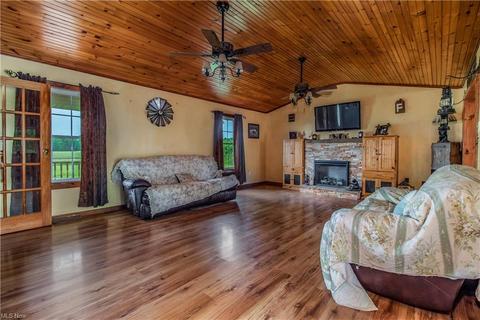 5064 Root Rd, Conneaut, OH 44030 photo 10