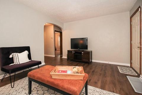 1113 Bell Ct, Elyria, OH 44035 photo 4