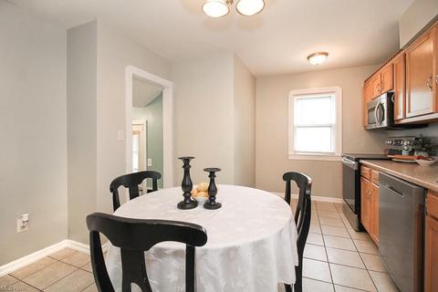 1113 Bell Ct, Elyria, OH 44035 photo 12