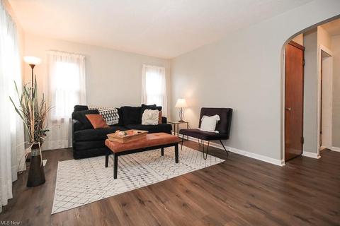 1113 Bell Ct, Elyria, OH 44035 photo 3