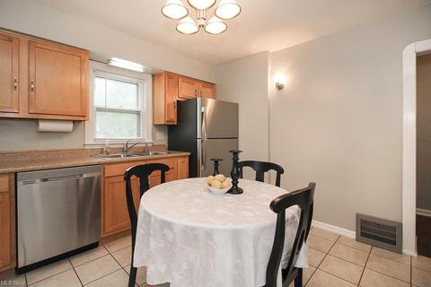 1113 Bell Ct, Elyria, OH 44035 photo 10
