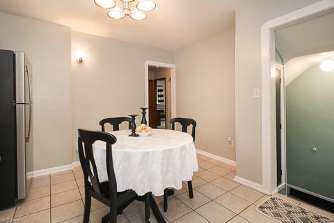1113 Bell Ct, Elyria, OH 44035 photo 11