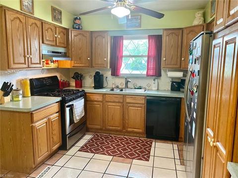 756 Abbe Rd N, Elyria, OH 44035 photo 4