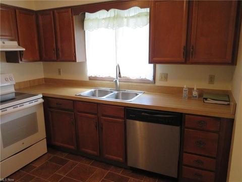 900 Pearson Cir #3, Boardman, OH 44512 photo 3
