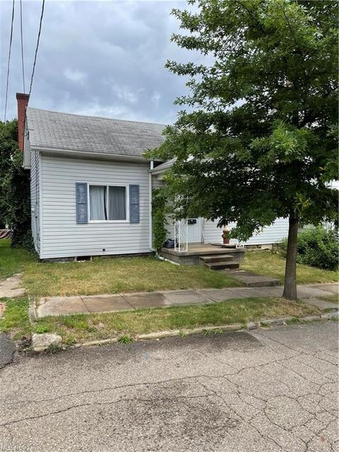 127 Cherry St, Barnesville, OH 43713 photo 2