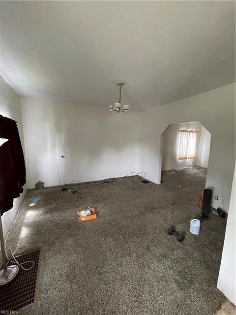127 Cherry St, Barnesville, OH 43713 photo 4