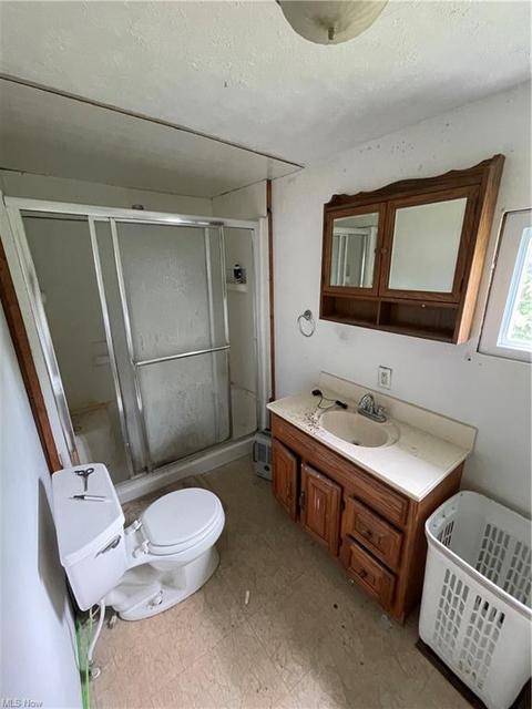 127 Cherry St, Barnesville, OH 43713 photo 9