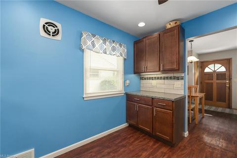 374 White Oak Dr, Elyria, OH 44035 photo 13