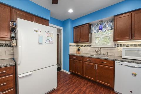 374 White Oak Dr, Elyria, OH 44035 photo 11