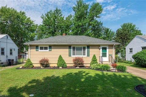 374 White Oak Dr, Elyria, OH 44035 photo 1