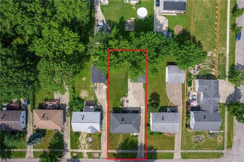 374 White Oak Dr, Elyria, OH 44035 photo 4