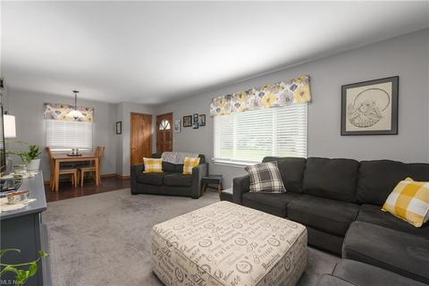 374 White Oak Dr, Elyria, OH 44035 photo 7