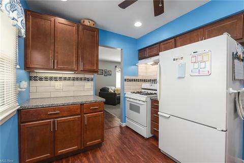 374 White Oak Dr, Elyria, OH 44035 photo 12