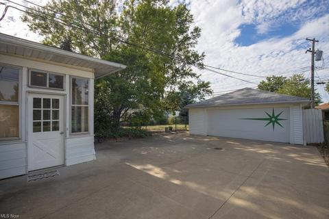 30209 Vineyard Rd, Willowick, OH 44095 photo 32