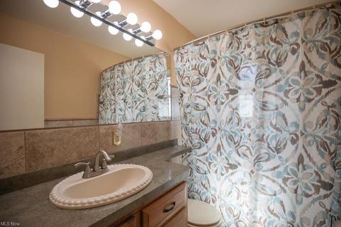 30209 Vineyard Rd, Willowick, OH 44095 photo 21