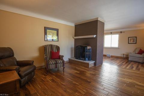 30209 Vineyard Rd, Willowick, OH 44095 photo 5