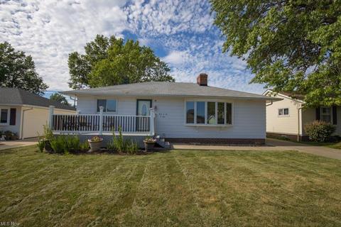 30209 Vineyard Rd, Willowick, OH 44095 photo 1