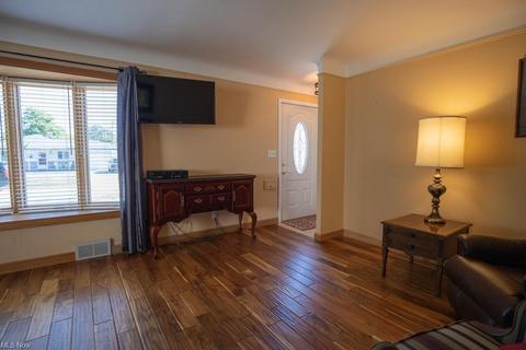 30209 Vineyard Rd, Willowick, OH 44095 photo 6