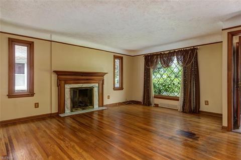 110 E 267th St, Euclid, OH 44132 photo 3