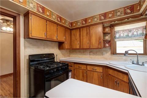 110 E 267th St, Euclid, OH 44132 photo 19