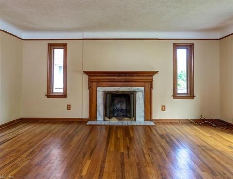 110 E 267th St, Euclid, OH 44132 photo 6