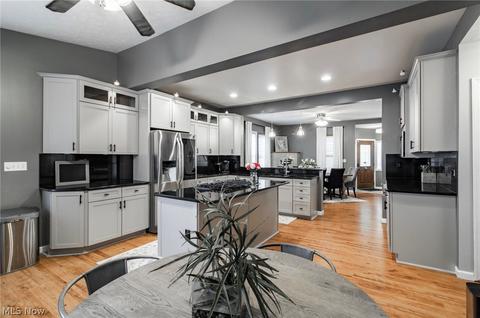 96 E Center St, Berea, OH 44017 photo 12