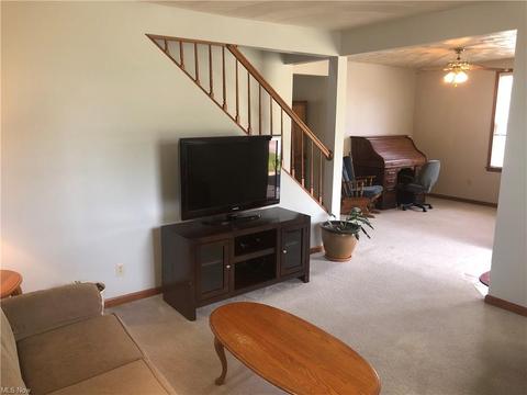141 North St, Barnesville, OH 43713 photo 9