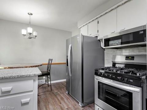 552 Judith Ln, Struthers, OH 44471 photo 2