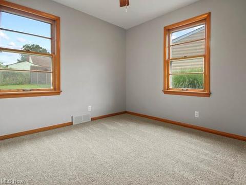 552 Judith Ln, Struthers, OH 44471 photo 6