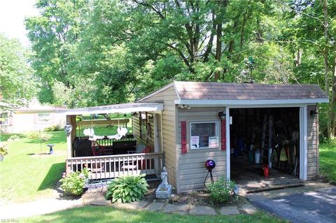 1827 Lake Ave, Elyria, OH 44035 photo 4