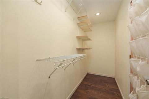 10475 Dewhurst Rd, Elyria, OH 44035 photo 17