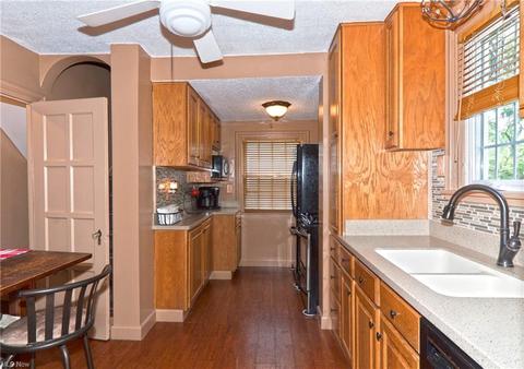 286 E 214th St, Euclid, OH 44123 photo 4