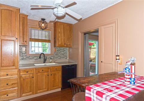 286 E 214th St, Euclid, OH 44123 photo 5