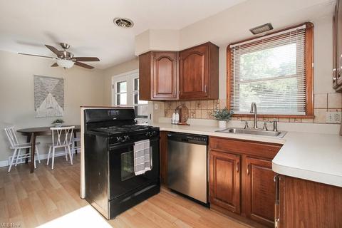 6705 Hillside Rd, Independence, OH 44131 photo 3