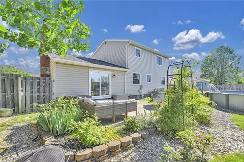 8084 Newcomb Dr, Parma, OH 44129 photo 7