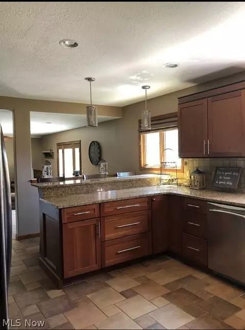 5 River Rd, Hinckley, OH 44233 photo 16