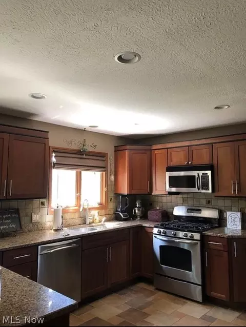 5 River Rd, Hinckley, OH 44233 photo 18