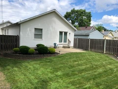 307 Abbe Rd N, Elyria, OH 44035 photo 2