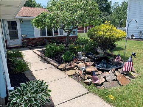 809 Sandalwood Dr, Elyria, OH 44035 photo 3