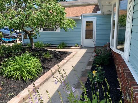 809 Sandalwood Dr, Elyria, OH 44035 photo 4