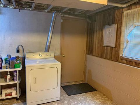 809 Sandalwood Dr, Elyria, OH 44035 photo 32