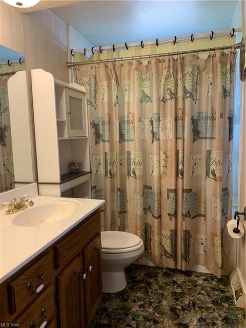 809 Sandalwood Dr, Elyria, OH 44035 photo 17