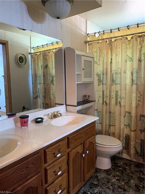 809 Sandalwood Dr, Elyria, OH 44035 photo 16