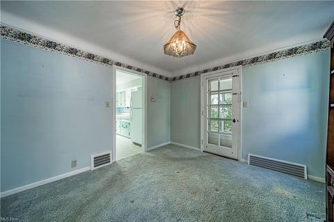 334 E 218th St, Euclid, OH 44123 photo 6