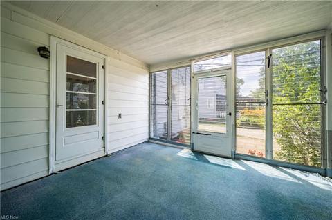 334 E 218th St, Euclid, OH 44123 photo 7