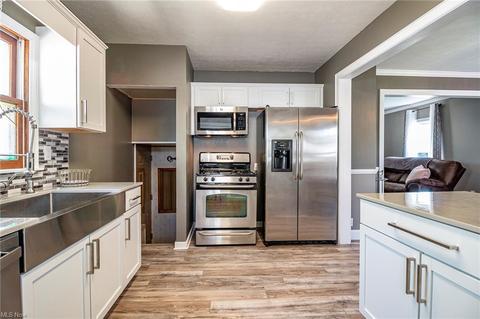 233 Lexington Ave, Elyria, OH 44035 photo 8