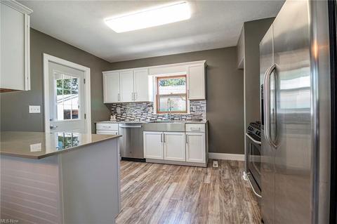233 Lexington Ave, Elyria, OH 44035 photo 7